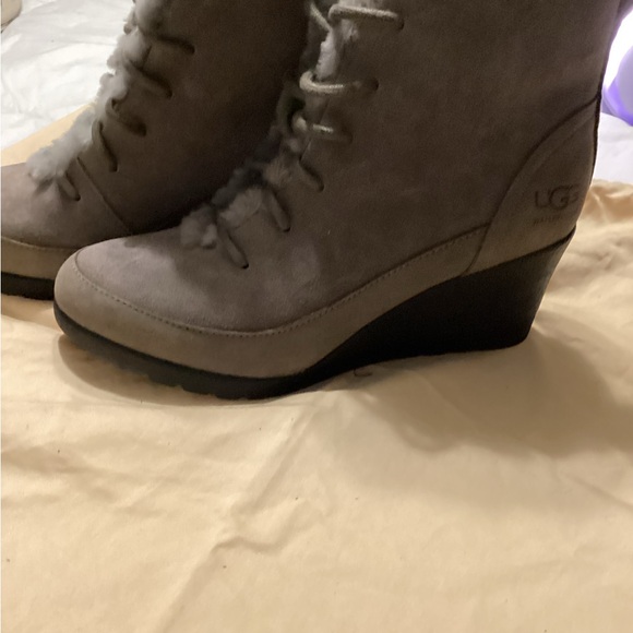 UGG Women's Charcoal Waterproof Boots. SOLD OUT - Picture 6 of 6